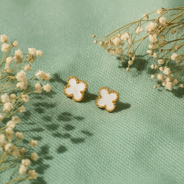Cloud Kiss Studs